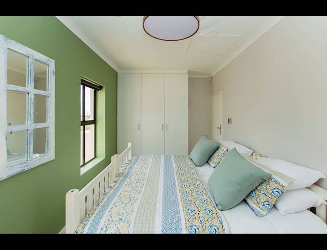 2 BEDROOM APARTMENT FOR SALE IN HELIOS PLACE